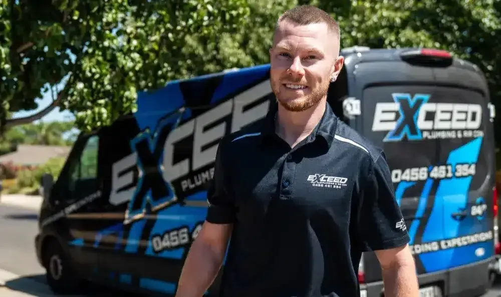 Emergency plumbing van arriving